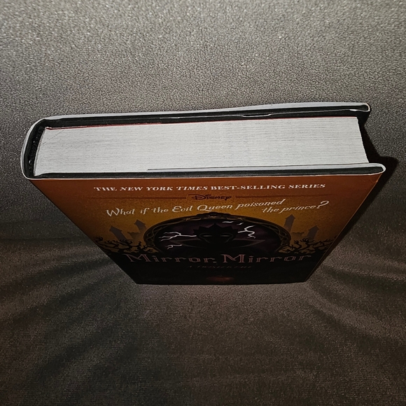 DISNEY Mirror, Mirror A Twisted Tale Jen Calonita 2019 Hardcover - Picture 8 of 11